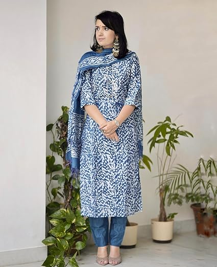 KLOSIA Women Printed Kurta and Pant Set with Dupatta