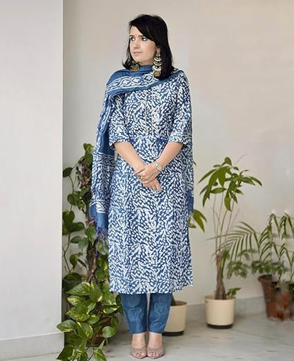 KLOSIA Women Printed Kurta and Pant Set with Dupatta