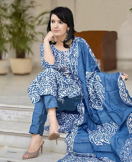 KLOSIA Women Printed Kurta and Pant Set with Dupatta